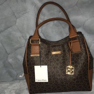 Calvin Klein Hudson signature hobo luggage / bag